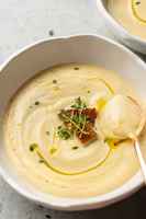 Easy-creamy-cauliflower-soup-recipe-6-1024x1536